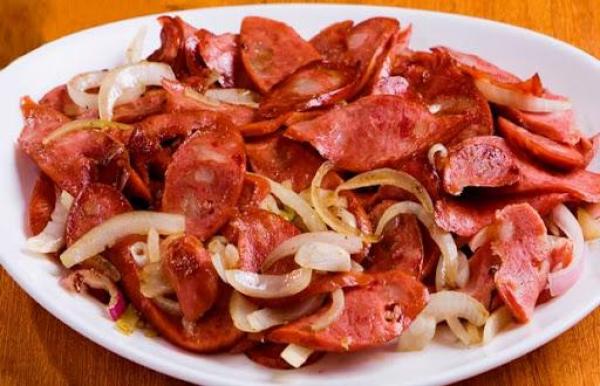 Calabresa Acebolada
