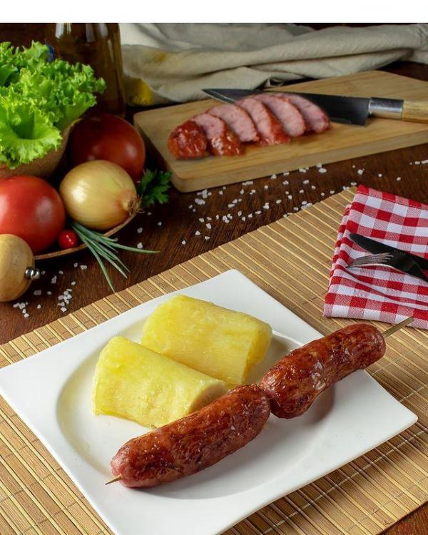 Espeto de linguiça toscana